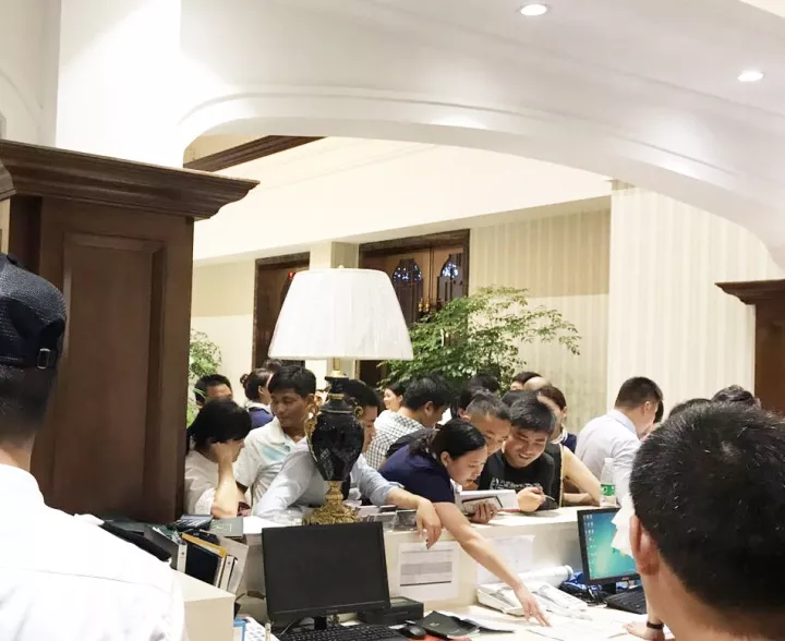 大業(yè)啟華地 一府定江城 華地江城府震撼開盤首開售罄