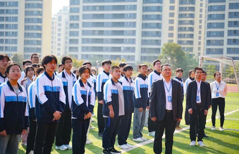 創(chuàng)文明校園，做文明學生——我校舉行秋季學期第一周升旗儀式